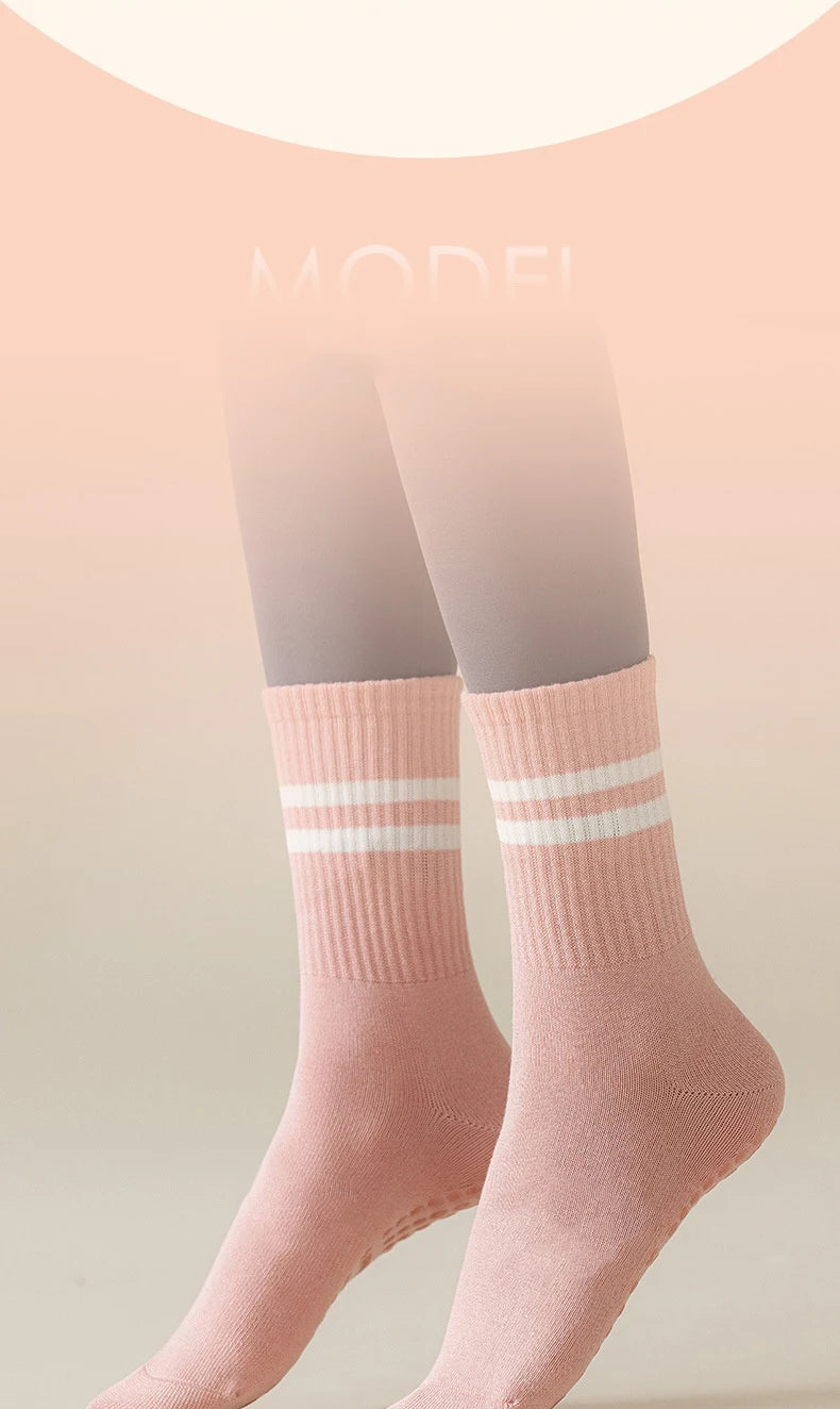 1 pair of women's yoga socks, skipping rope sports socks, Pilates indoor anti slip floor socks, double bar mid leg socks