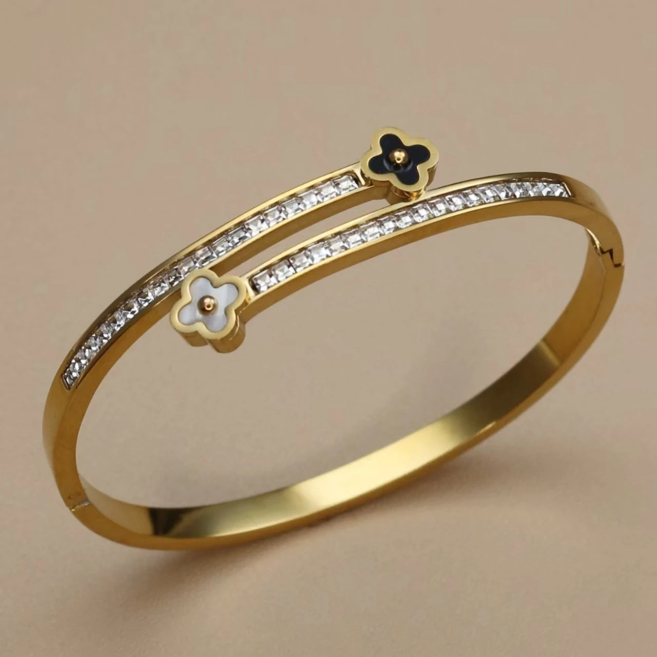 Stainless Steel Bangle Four-leaf Clover Crystal Design Stacking Bracelet Suitable For Women's Jewellery Party